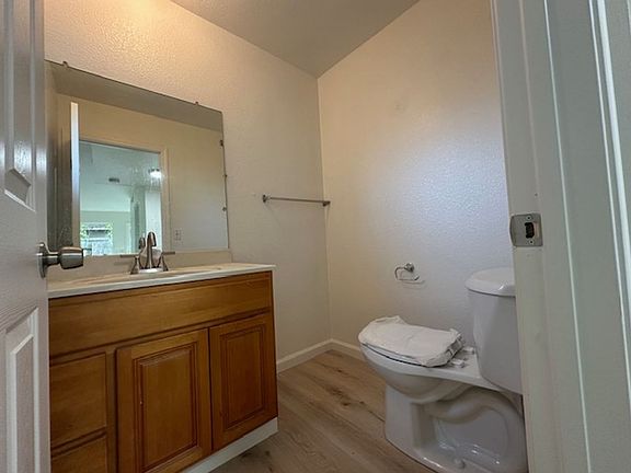 5th image of 450 Thomas St Unit A