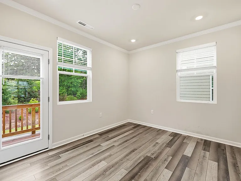 324 Hemley Trl — Photo 32