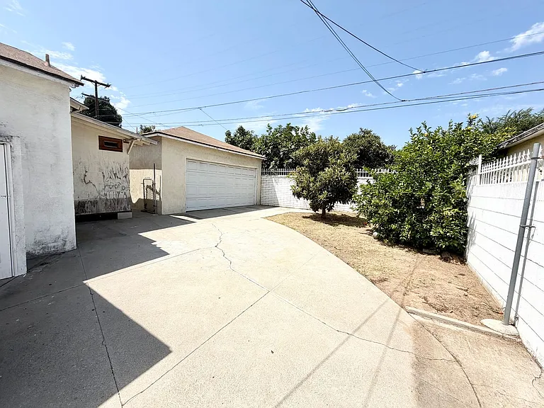 221 W Hammel St — Photo 6