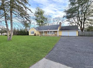 652 Hawkins Road E, Coram, NY 11727