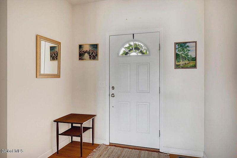 3rd image of 15 Rosemore Place