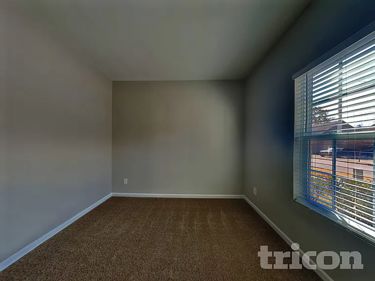 1068 Countess Ln — Photo 14
