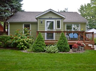 805 Waverly Ave, Grand Haven, MI 49417