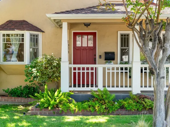1328 48th St, Sacramento, CA 95819