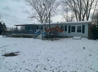 10832 Carter Rd, Freeland, MI 48623