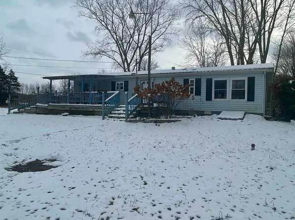 10832 Carter Rd, Freeland, MI 48623