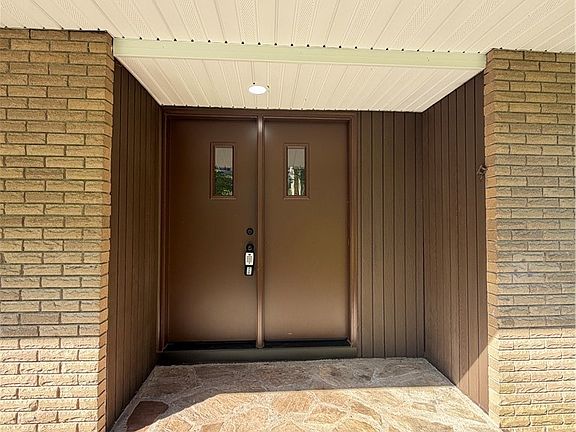 2nd image of 60 Canterbury Dr