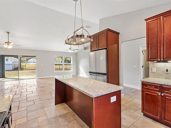 3rd image of 8288 SE 159th Ln