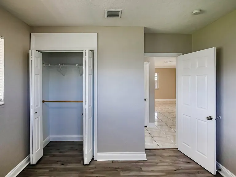 2300 De Soto Dr — Photo 14