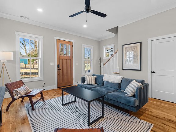 4th image of 2659 Lawndale Ave