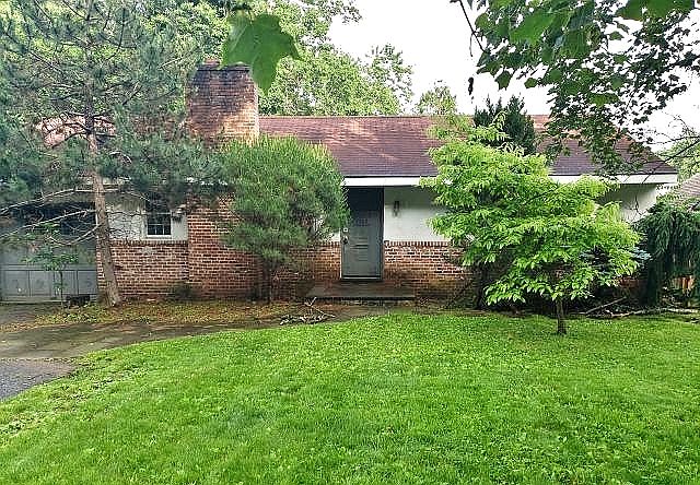 1st image of 1462 Pleasant Valley Way