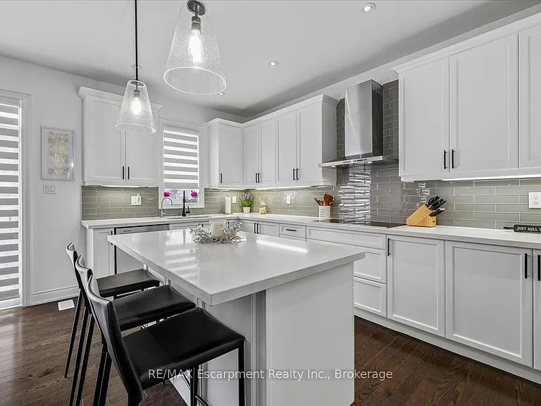 2400 Spring Meadow Way — Photo 19