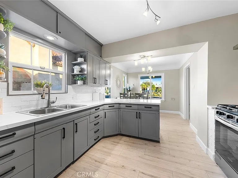 1705 S Fremont Ave — Photo 20