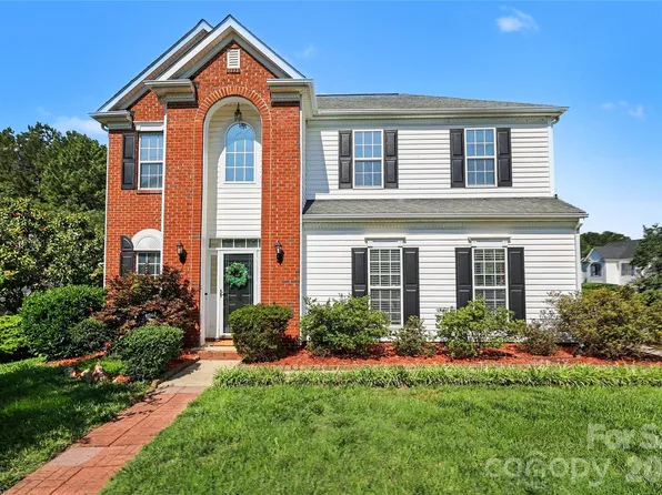 14802 Bergerac Ct, Pineville, NC 28134