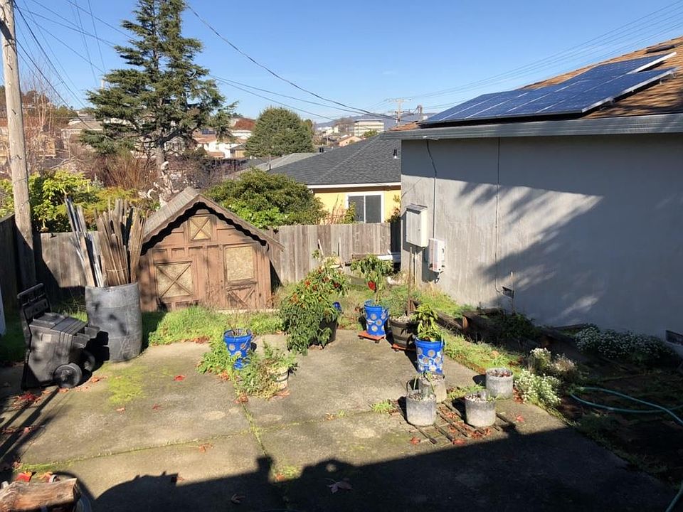 2nd image of 549 Cedar Ave