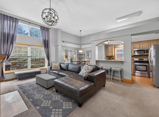 10154 Country Club Curv, Woodbury, MN 55129