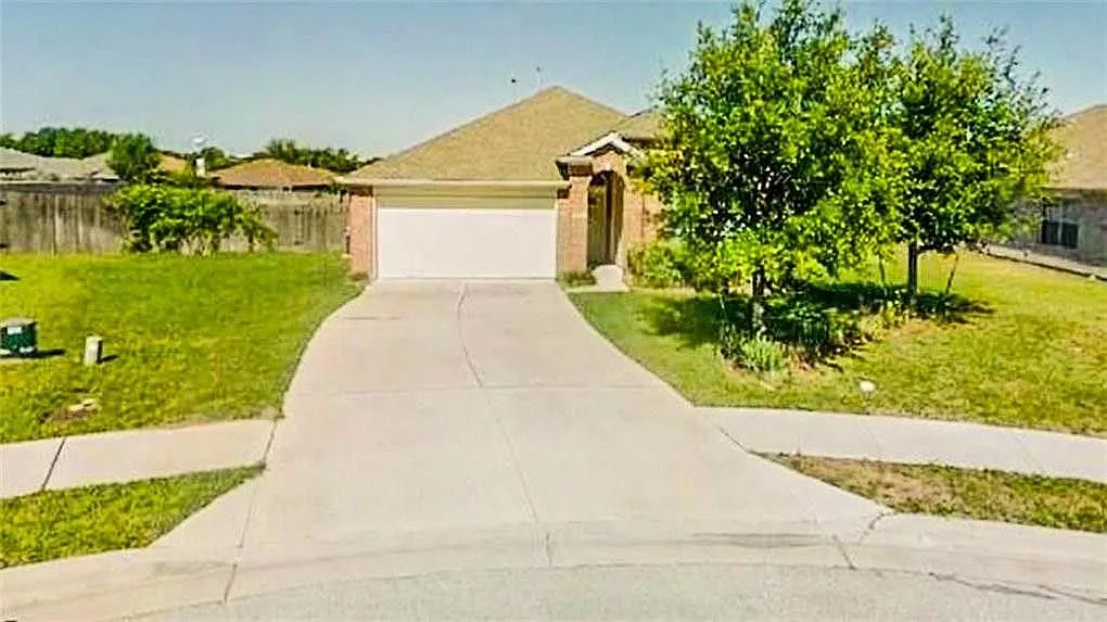 3 bed, 1768 sqft, $2,095 — Photo 2