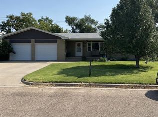 1714 Old Manor Rd, Garden City, KS 67846