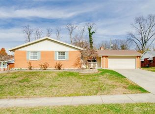 3162 Sherwood Park Dr, Springfield, OH 45505