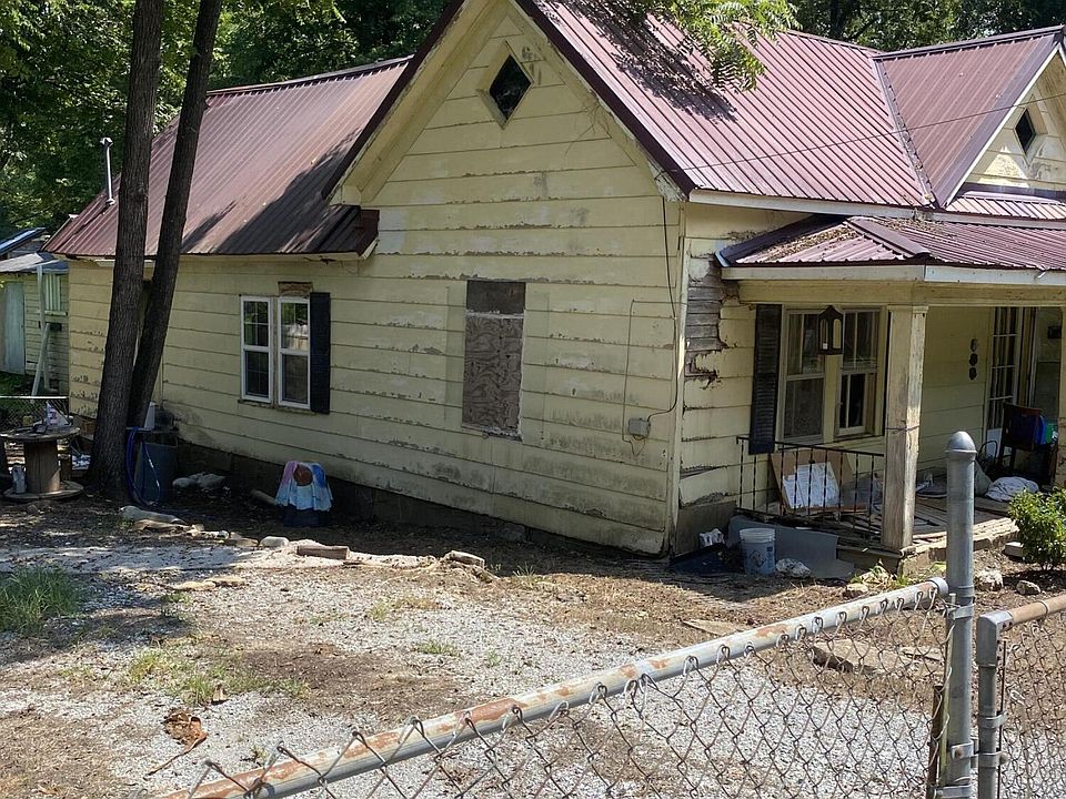 2nd image of 506 Thompson St