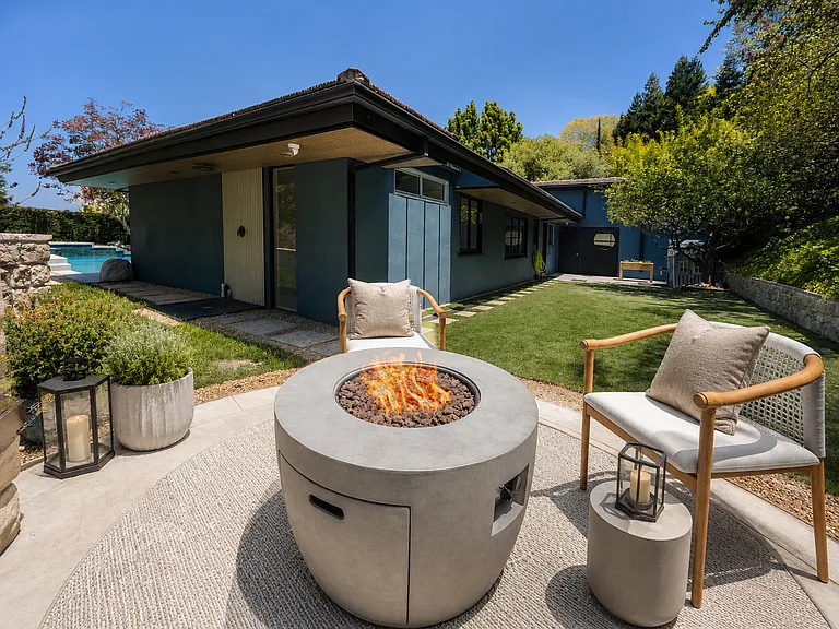 9410 Eden Dr — Photo 42
