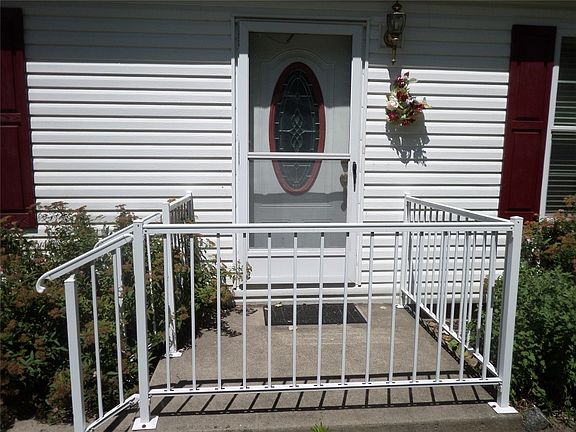 2nd image of 934 Catawba Cor