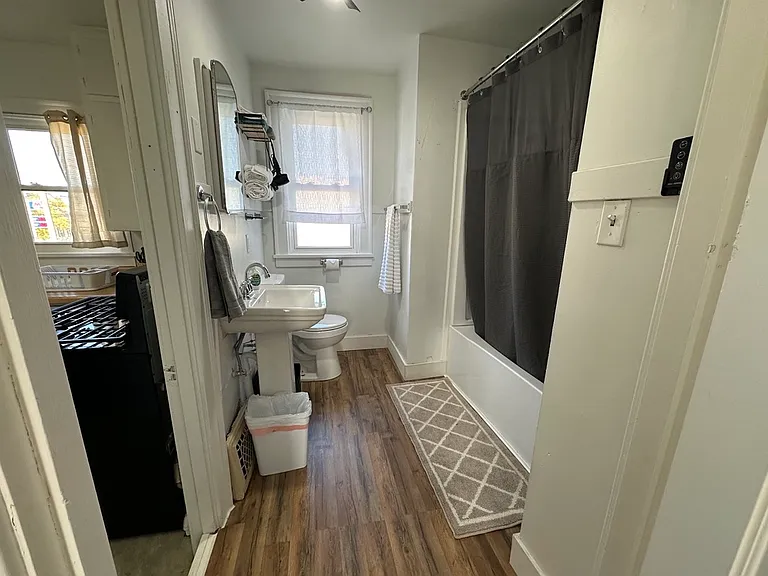 1316 Franklin St #3 — Photo 8