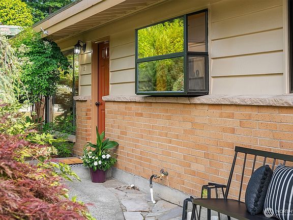 3rd image of 16223 NE 26th Street