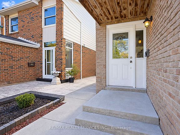 4th image of 54 Pickard Ln