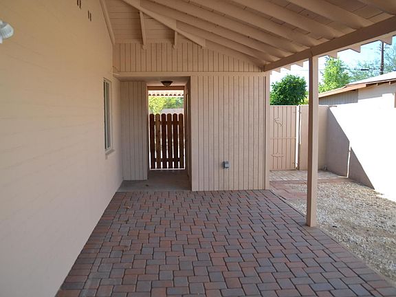 4th image of 2526 E Beverly Dr