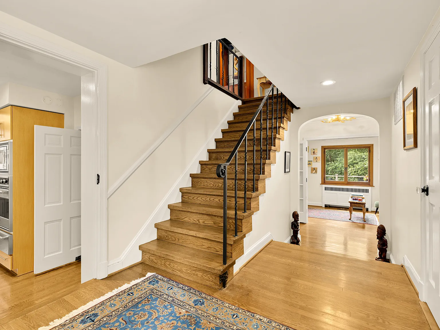 5 bed, 4.5 bath, 5313 sqft, $12,500 — Photo 3