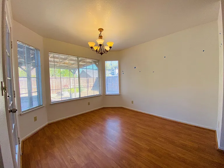 271 Allport Dr — Photo 8