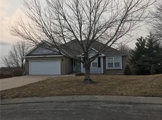 512 Andrew Ct, Gower, MO 64454
