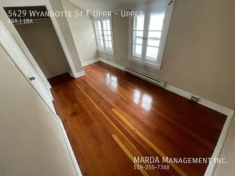 5429 Wyandotte St E #UPPER — Photo 6