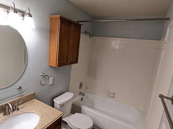 4th image of 602 N May St Unit 76