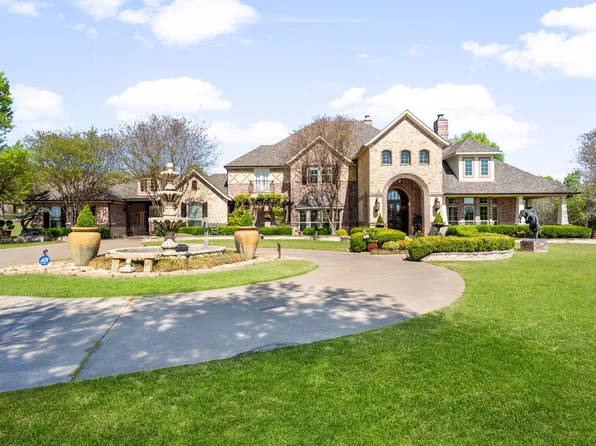 725 Locust Dr, Red Oak, TX 75154