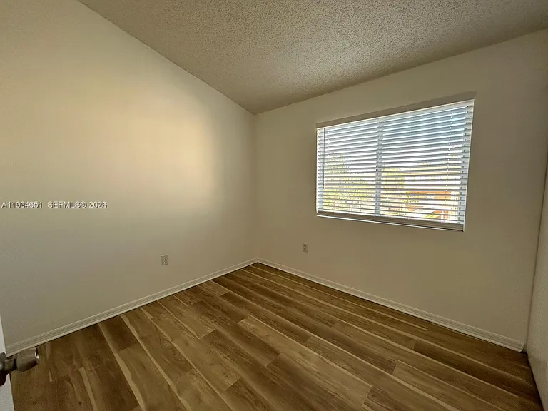 6255 Kendale Lakes Cir #225 — Photo 37