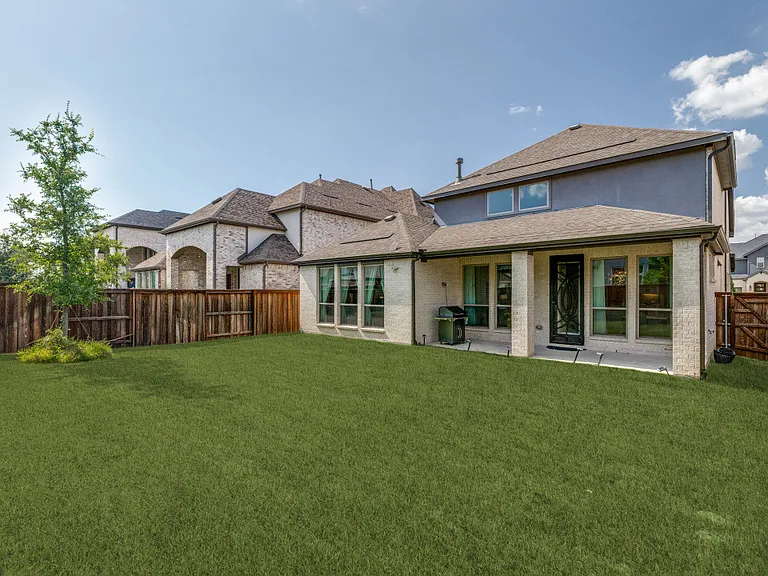 4241 Mill Pond Dr — Photo 15