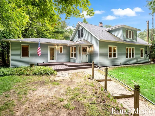 531 Judson Rd, Norton Shores, MI 49456