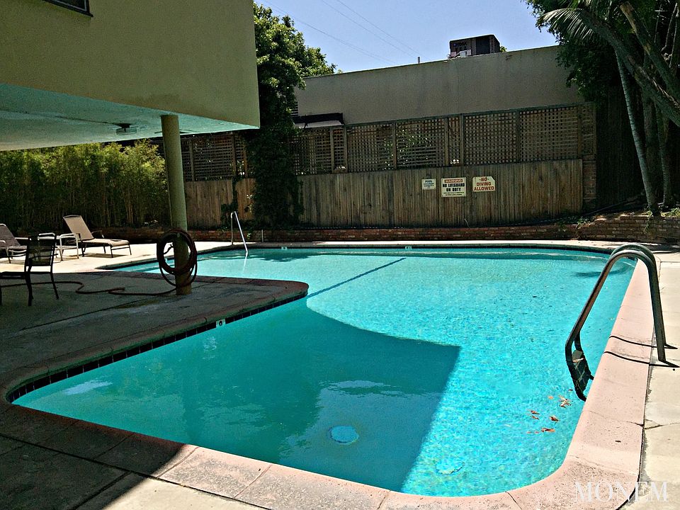 1st image of 1328 N Flores Ave #6