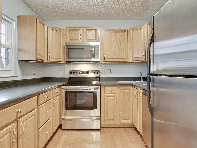 9108 Eager Rd — Photo 4