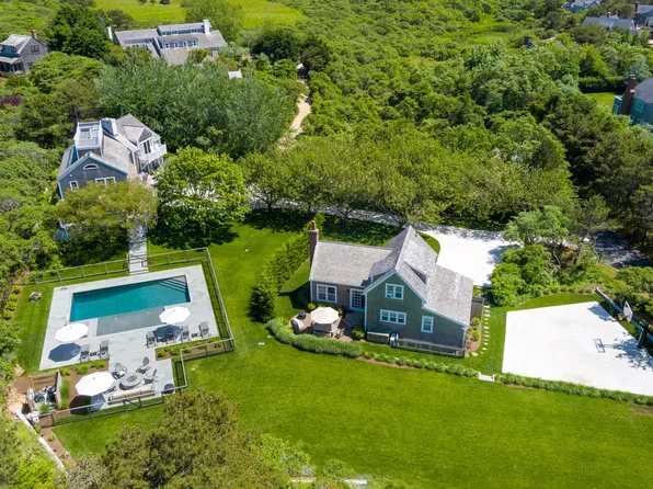 2 Drew Ln, Nantucket, MA 02554