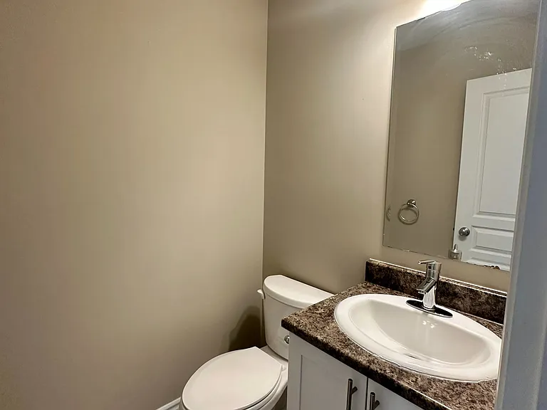 940 Cobble Hill Dr — Photo 12