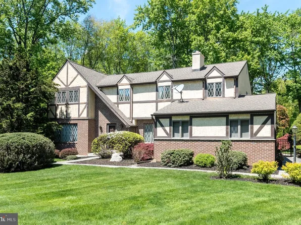1 Joanna Dr, Malvern, PA 19355