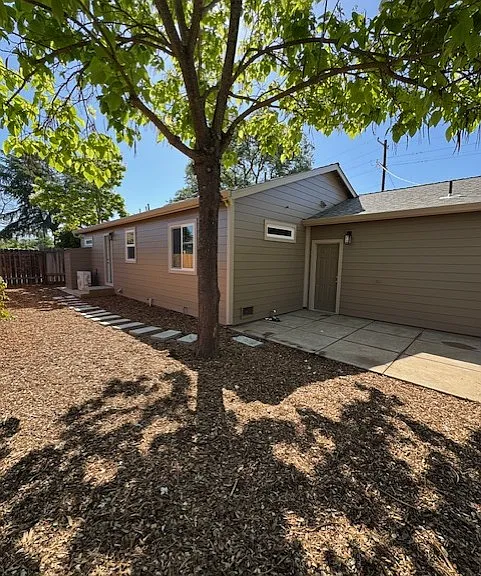 1637 D Street Aly — Photo 10