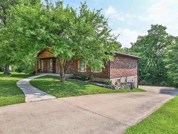 2nd image of 411 Shannon Dr