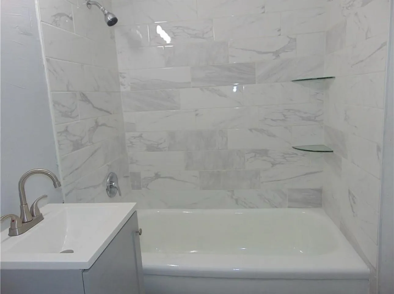3 bed, 1100 sqft, $1,250 — Photo 3