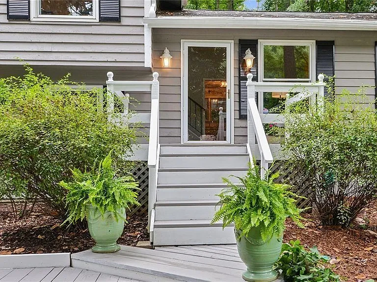130 Cains Cove Dr — Photo 3