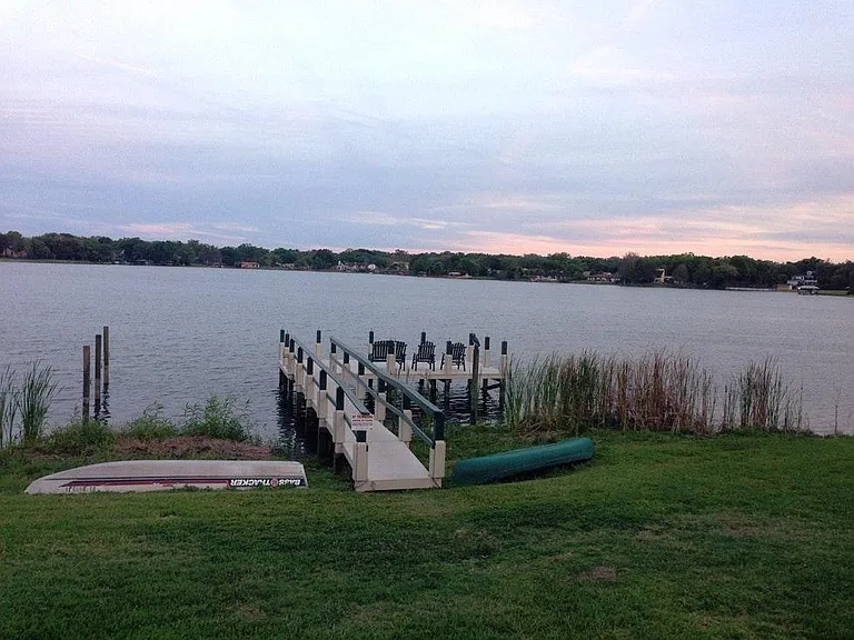 Private dock for boating at Pineloch lake