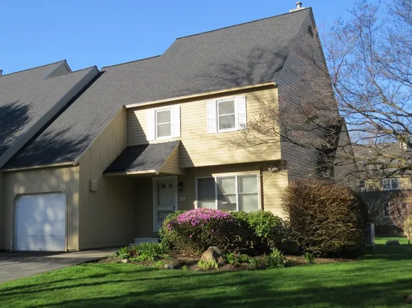 30 Rosslare Dr #110, Worcester, MA 01602